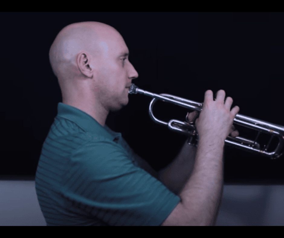 posture-trompette-de-cote