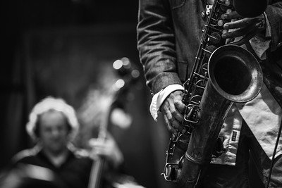 Hommes jouant du jazz