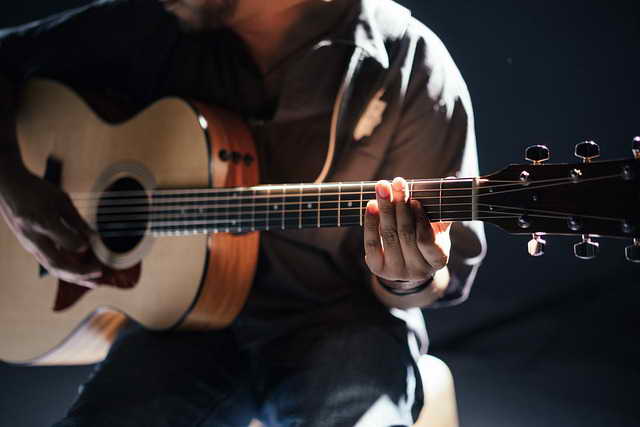 Choisir le meilleur instrument de musique pour un enfant : Un guide complet